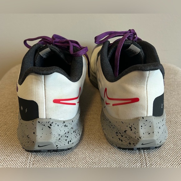 Nike Air Zoom Pegasus 39 Shield Light Bone Vivid Purple DO7626-003 Womens Sz 11 - Picture 8 of 13